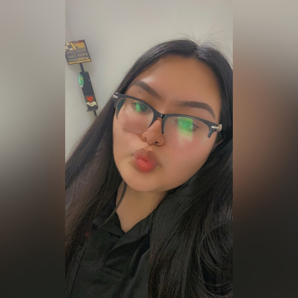 Meet your Posher, Viviana